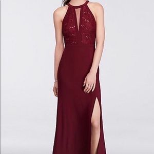 Maroon sleeveless dress with a slit